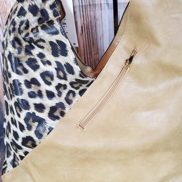 Leopard Handbag Hobo Style NWT - Picture 4 of 10